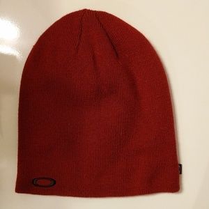 Oakley maroon beanie new